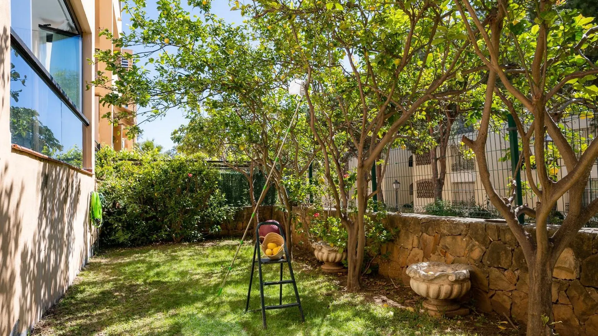 Apartment Los Limones De Genova ,150 M Playa Elviria Marbella