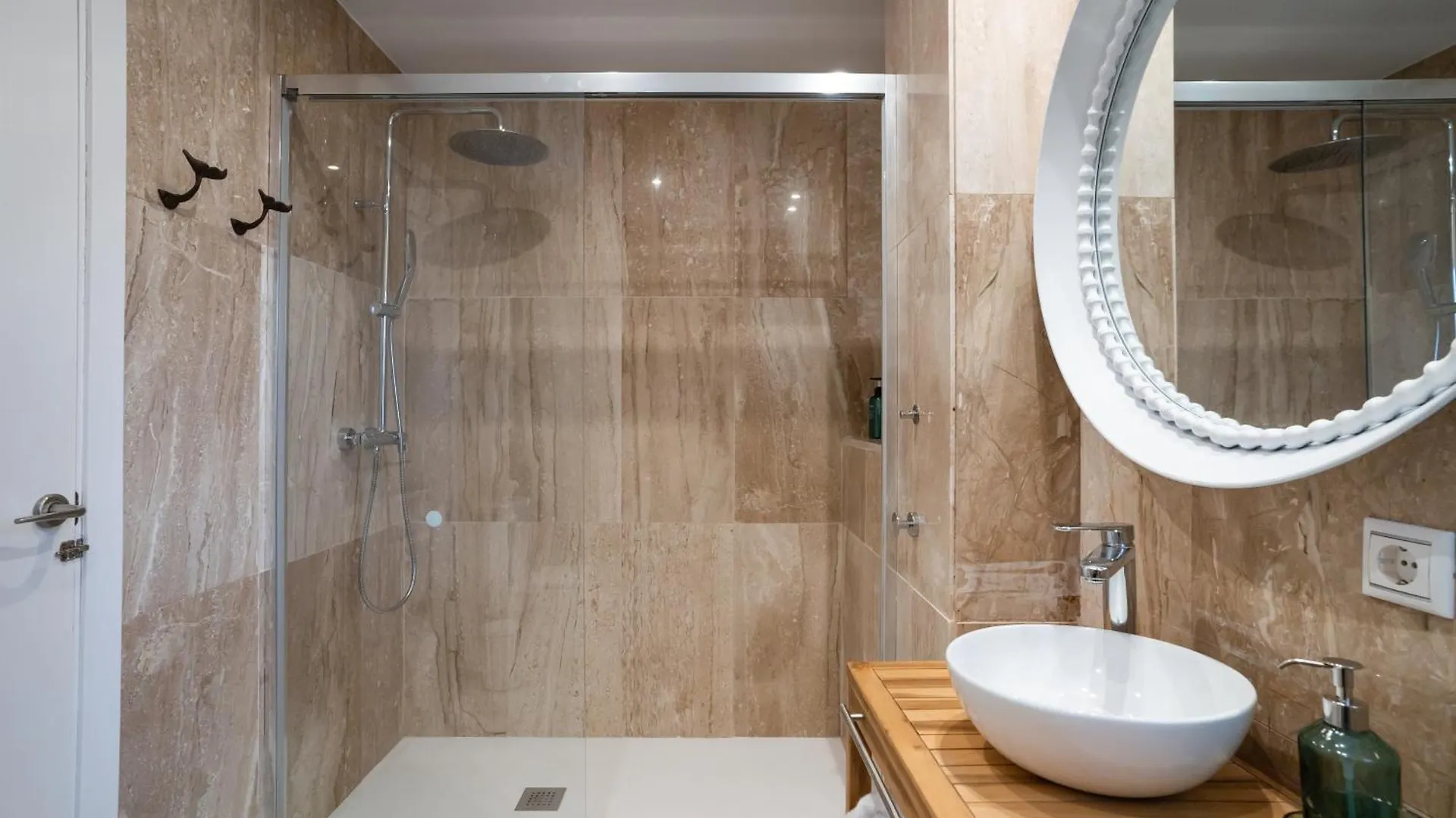 Los Limones De Genova ,150 M Playa Elviria Marbella Apartment