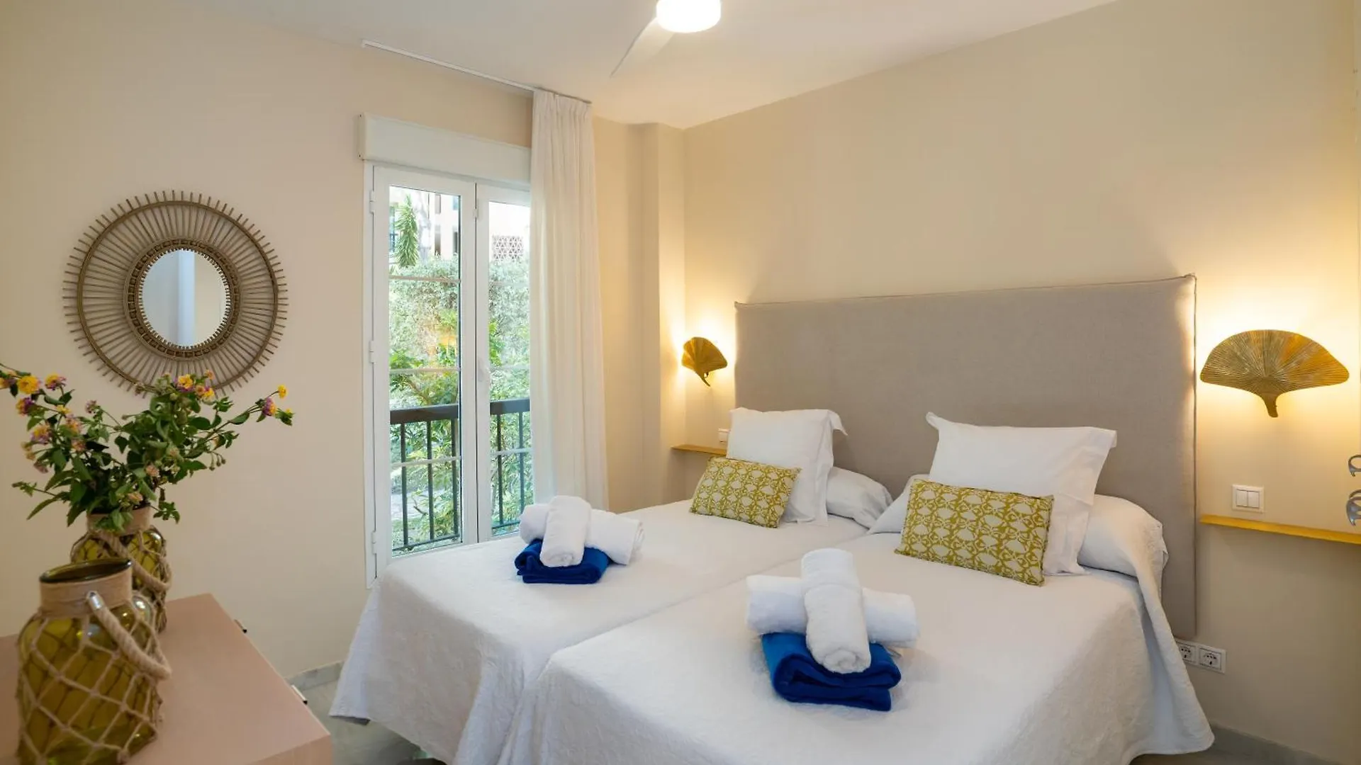 Los Limones De Genova ,150 M Playa Elviria Marbella